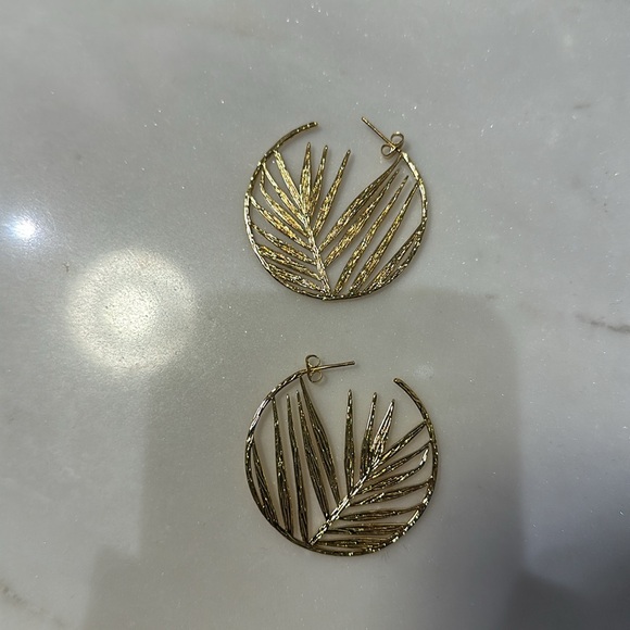 Gorjana Palm profile earrings. - Picture 2 of 2